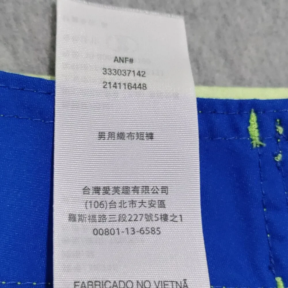 Hollister Mens Medium 7